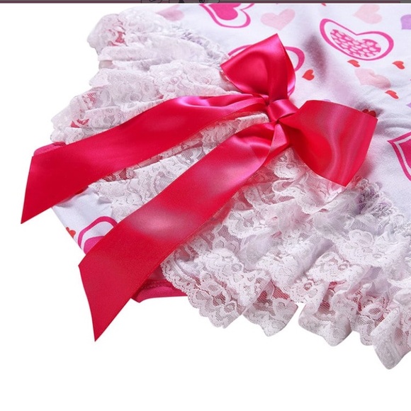 NWOT 💕 Princess Hearts Front Snap Onesie Bodysuit - Picture 11 of 13